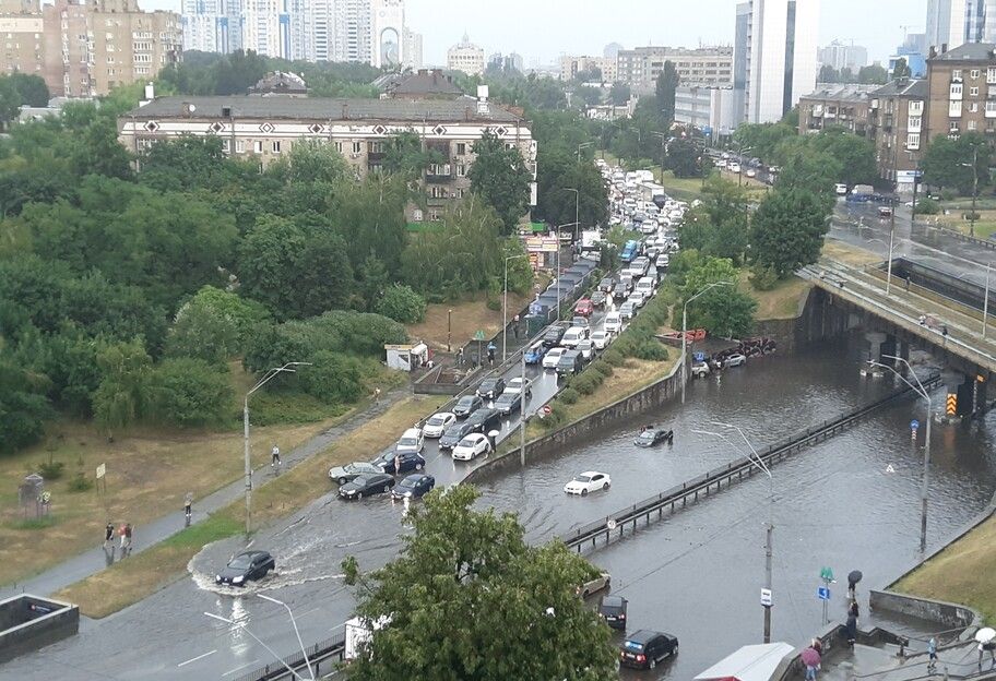 В Україні через негоду знеструмлено десятки населених пунктів