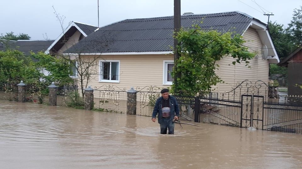 В Україні через негоду знеструмлено сотні населених пунктів у 13 областях
