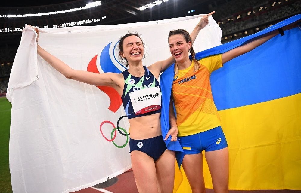 Стрибунка Ярослава Магучіх пояснить свої обійми з росіянкою керівництву Міноборони