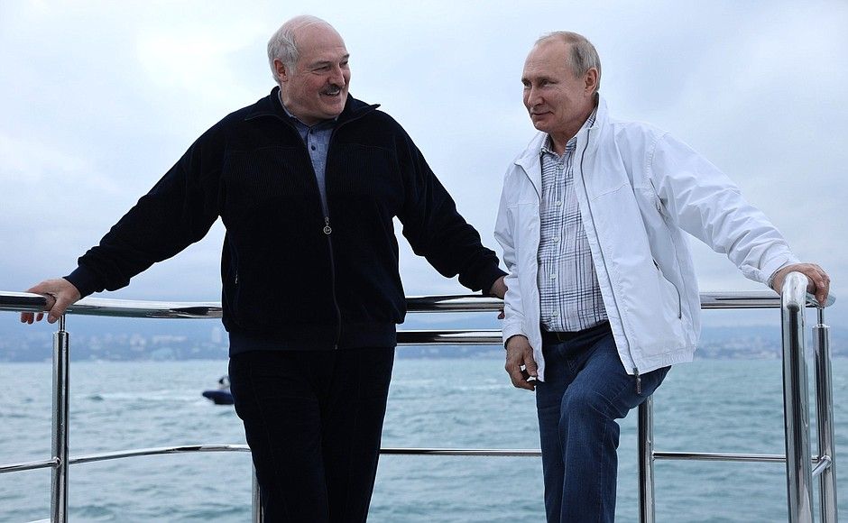 Ми з Путіним могли б дуже швидко поставити Україну «на коліна» - Лукашенко