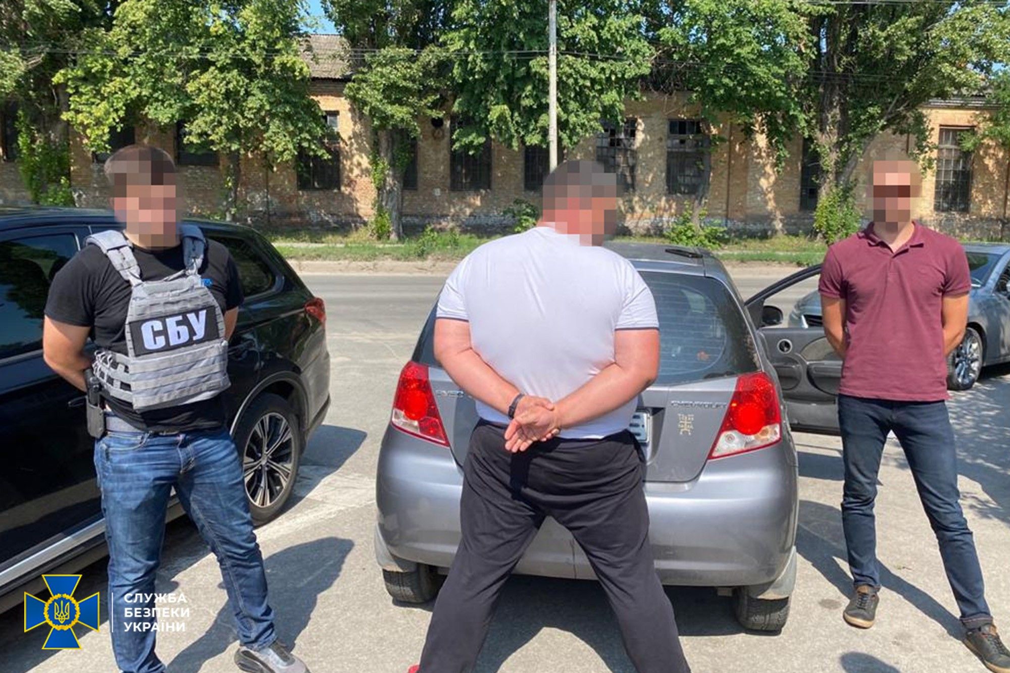 На Кіровоградщині затримали депутатів з арсеналом зброї, фото