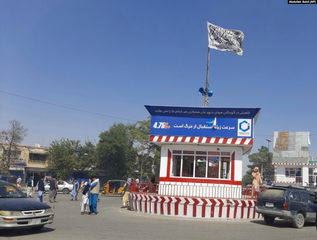 «Талібан» захоплює регіон за регіоном Афганістану: Байден про виведення військ США не жалкує