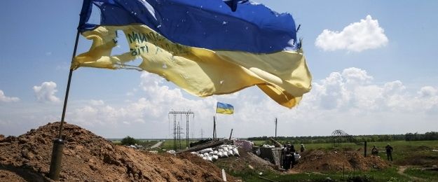 На фронті поранено українського бійця
