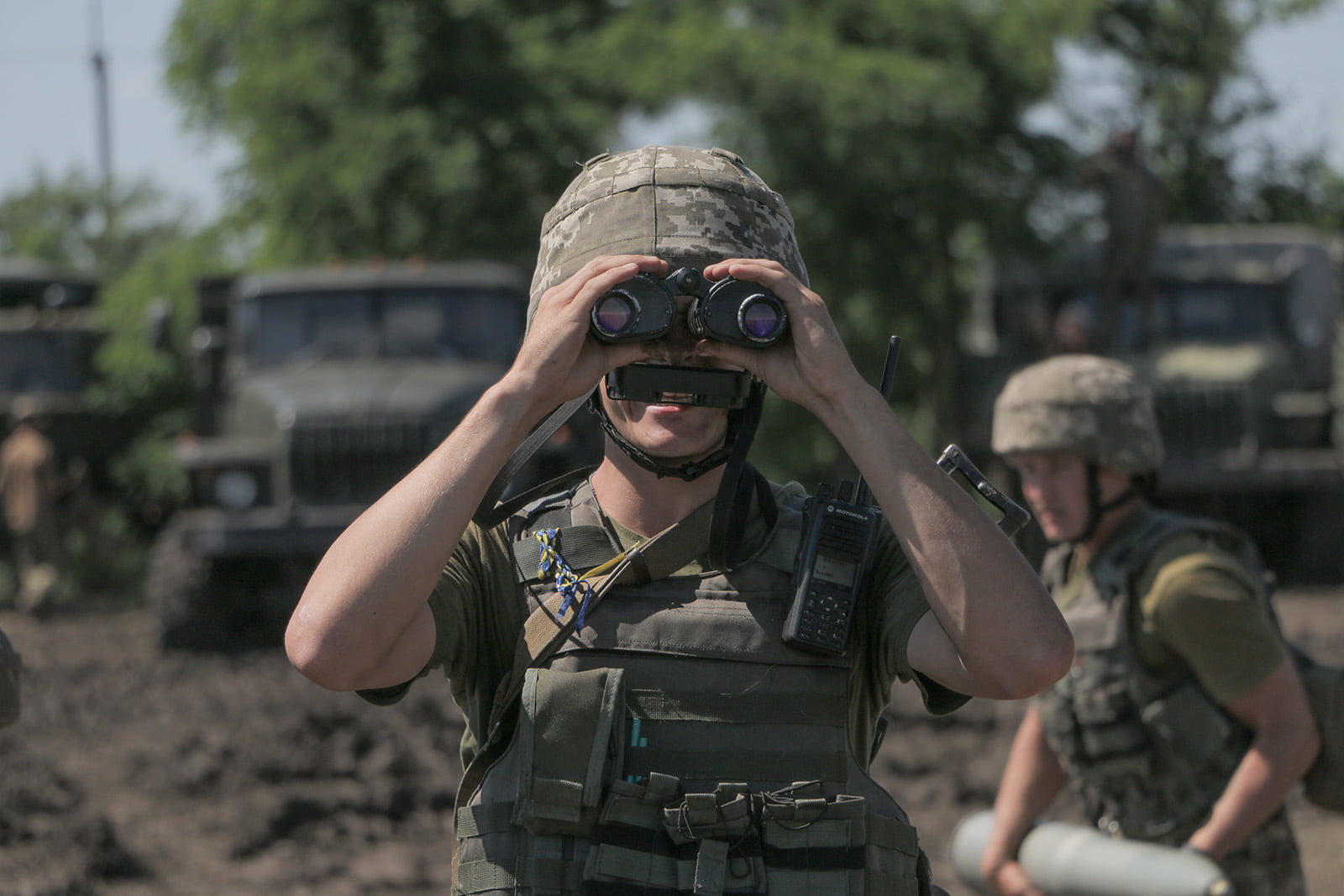 Від ворожих обстрілів продовжують гинути бійці ЗСУ і страждати мирні жителі