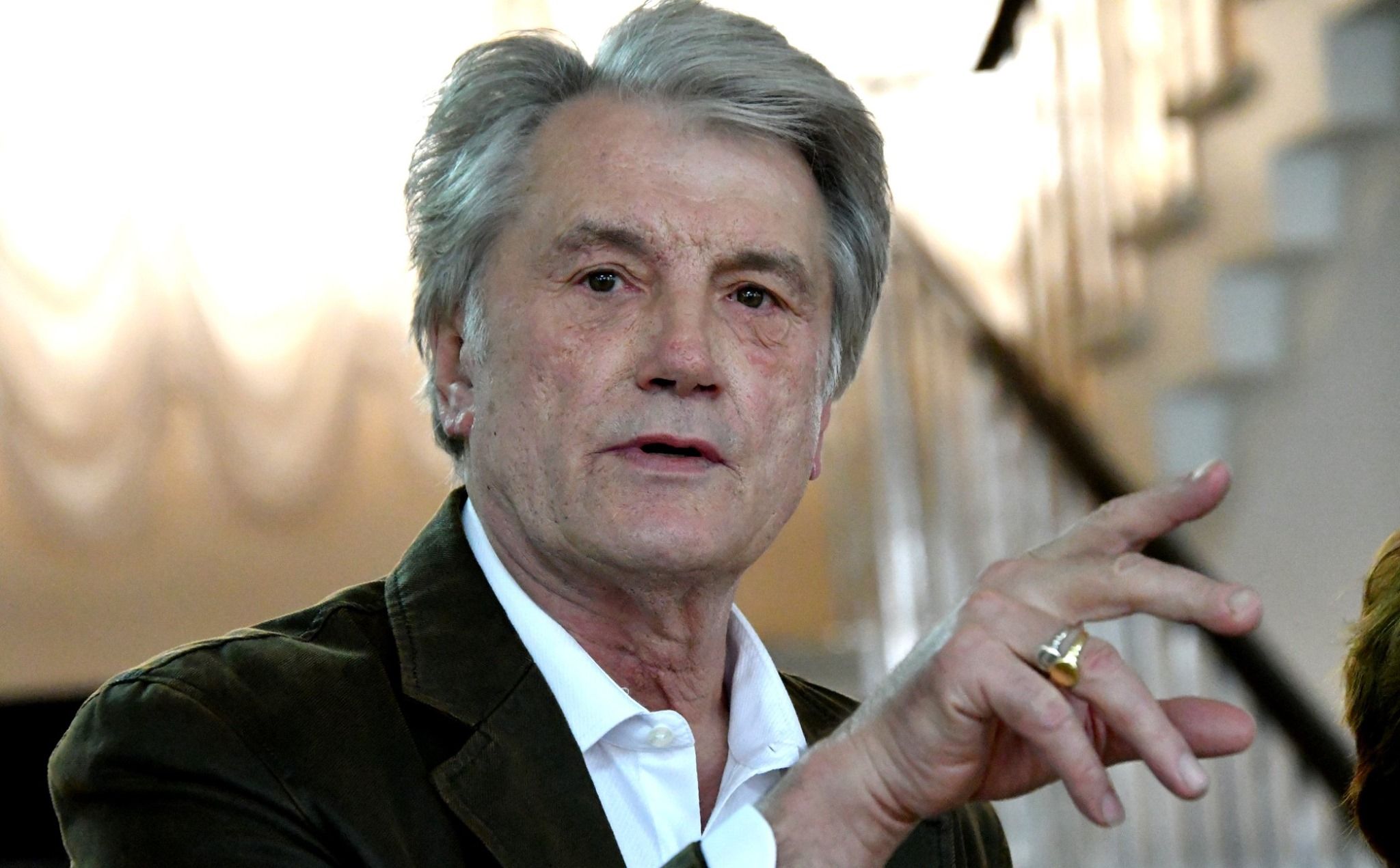 Ющенко вважає, що Росію можна подолати військовим шляхом
