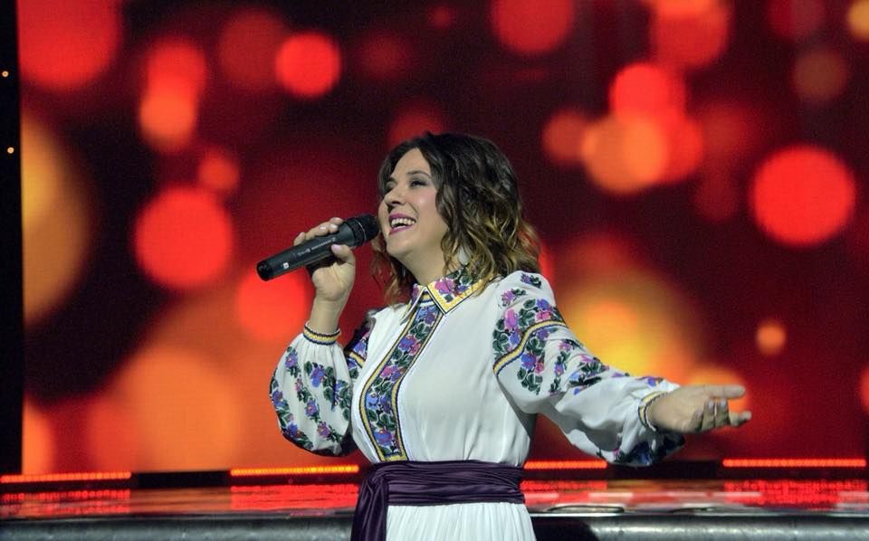 Анжеліка Рудницька закликає всіх долучатися до встановлення рекорду з піснею «Червона рута»
