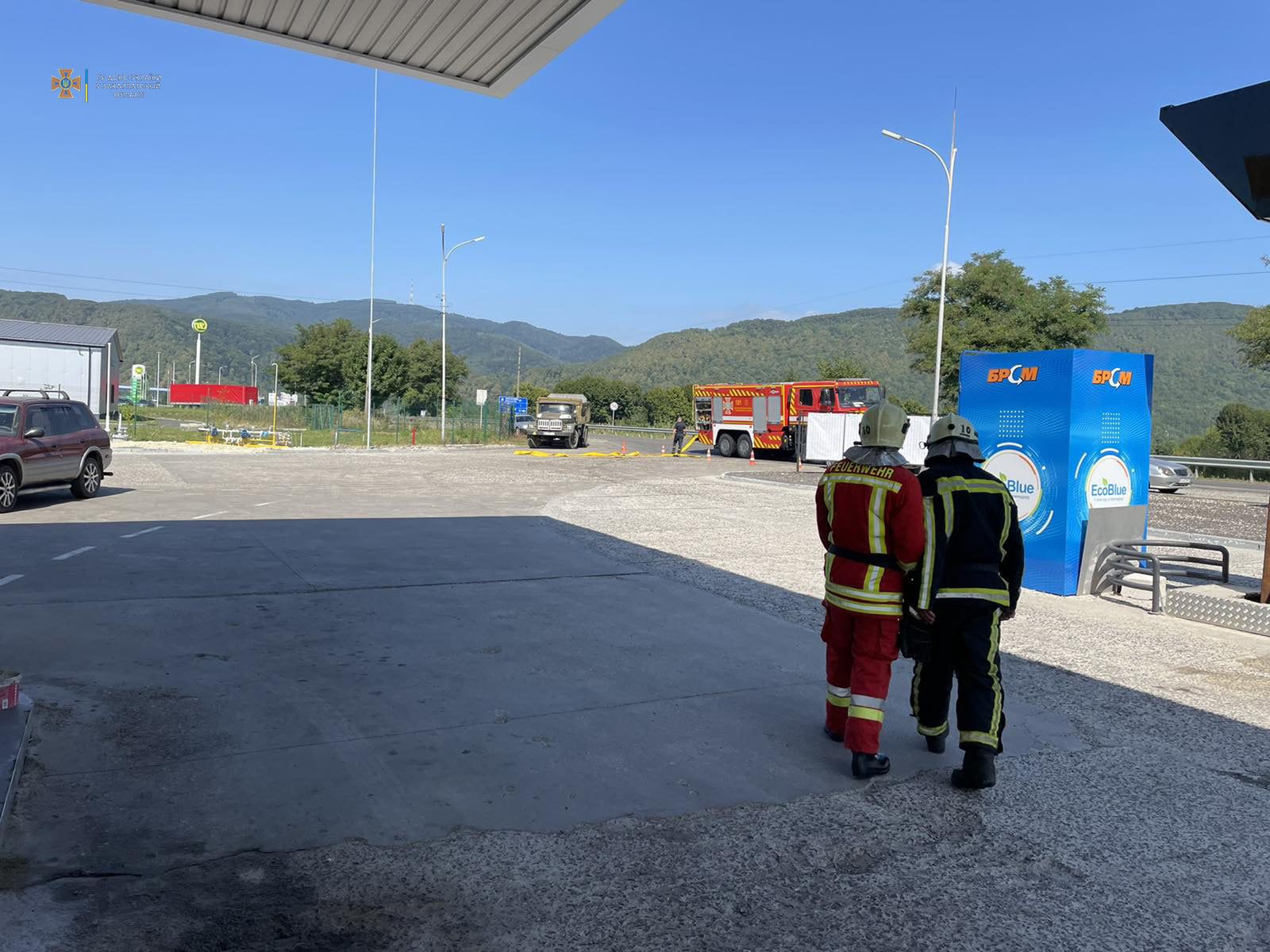 У Хусті стався вибух на АЗС: двоє постраждалих
