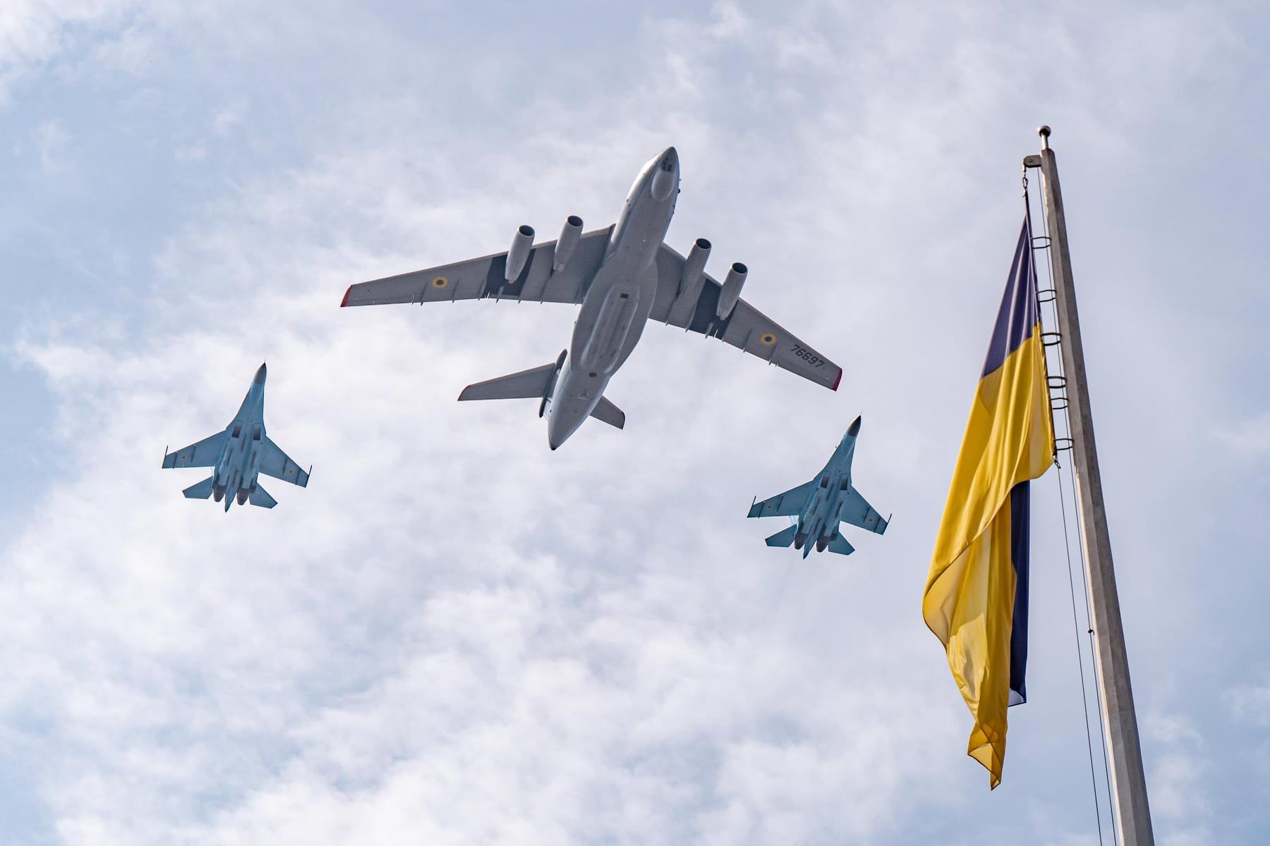 Військові паради відбулися у Києві і Одесі.