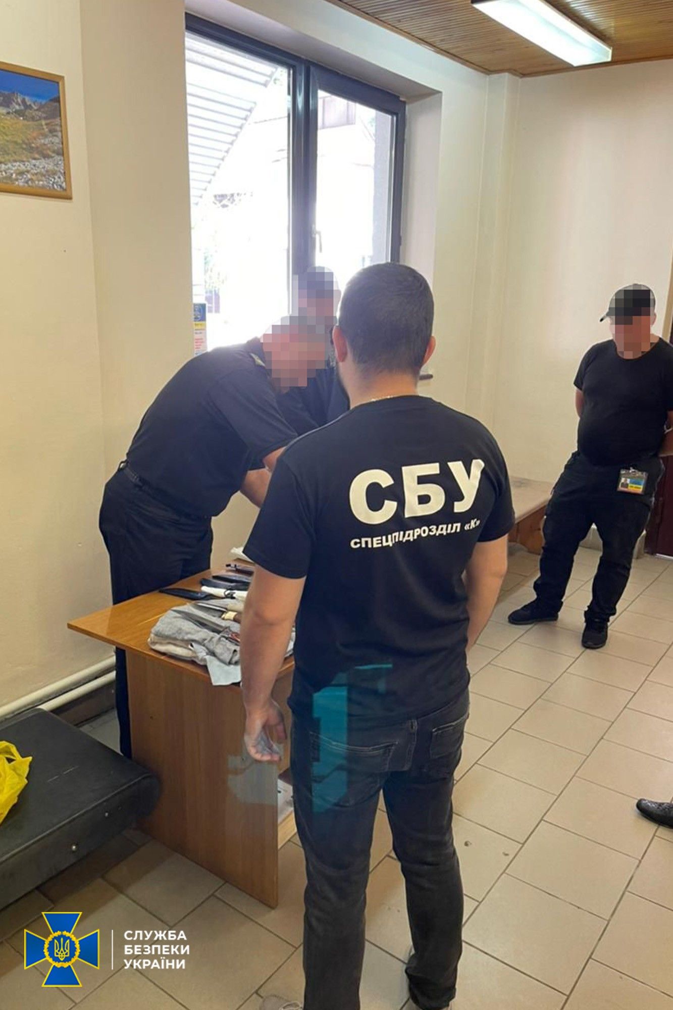 СБУ виявила схрон зброї у центрі Кропивницького: протитанкові гранати, набої до автоматів, ножі