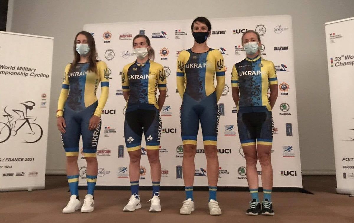 У Франції українські жінки-військовослужбовці у велогонці здобули Україні «золото»