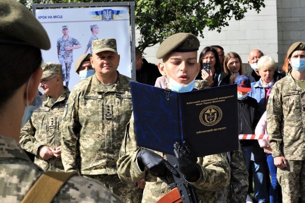 Військова присяга: 173 курсанти ВІКНУ присягнули на вірність українському народові, фото
