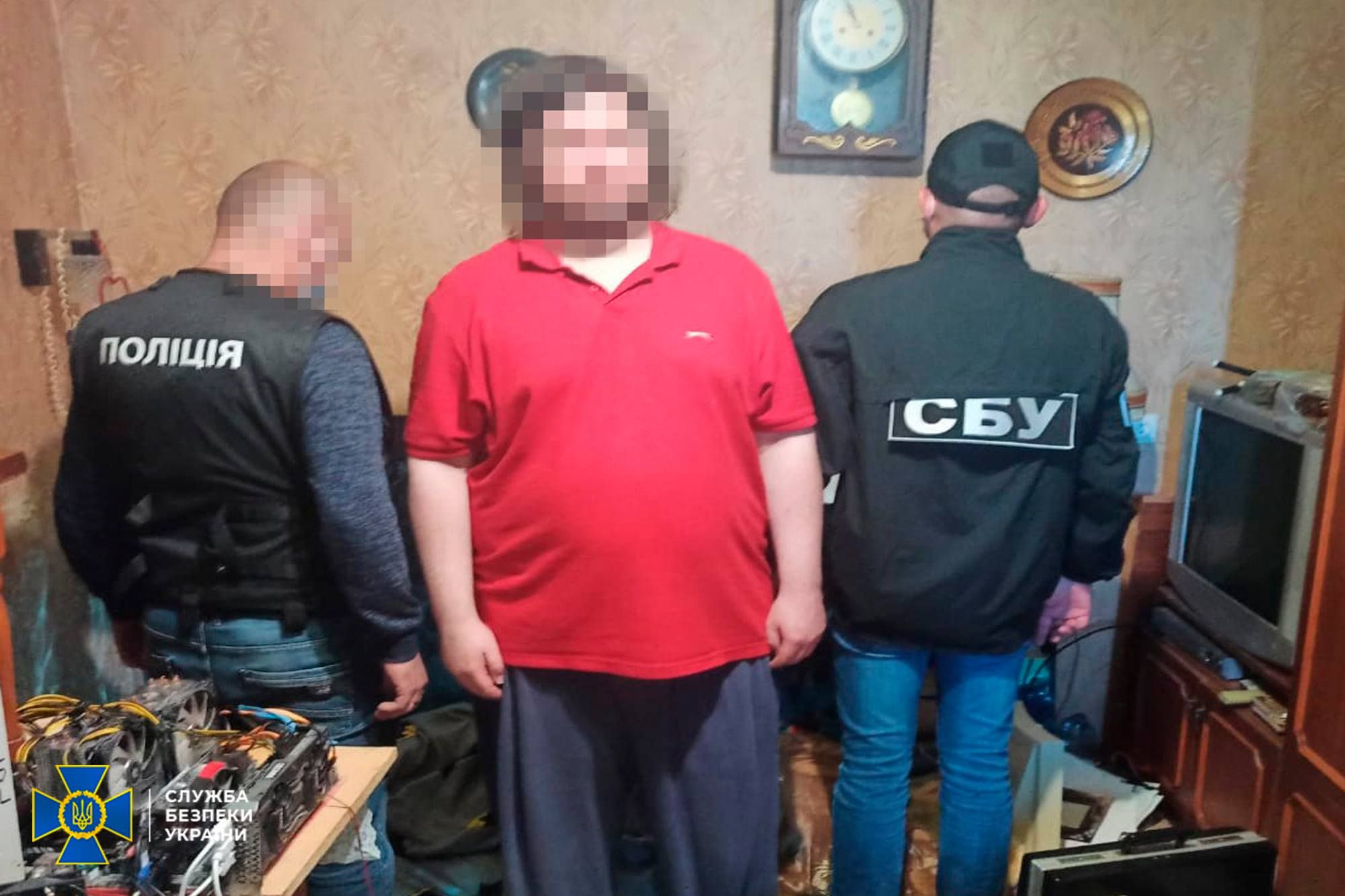 СБУ затримала псевдомінера, який повідомляв про вибухи на ЧАЕС