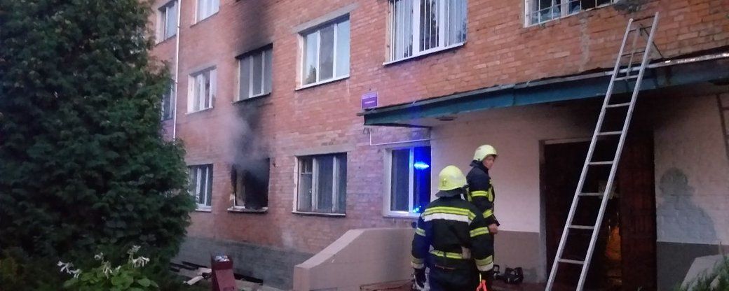В Умані горів гуртожиток: сім бригад екстренки надавали допомогу постраждалим