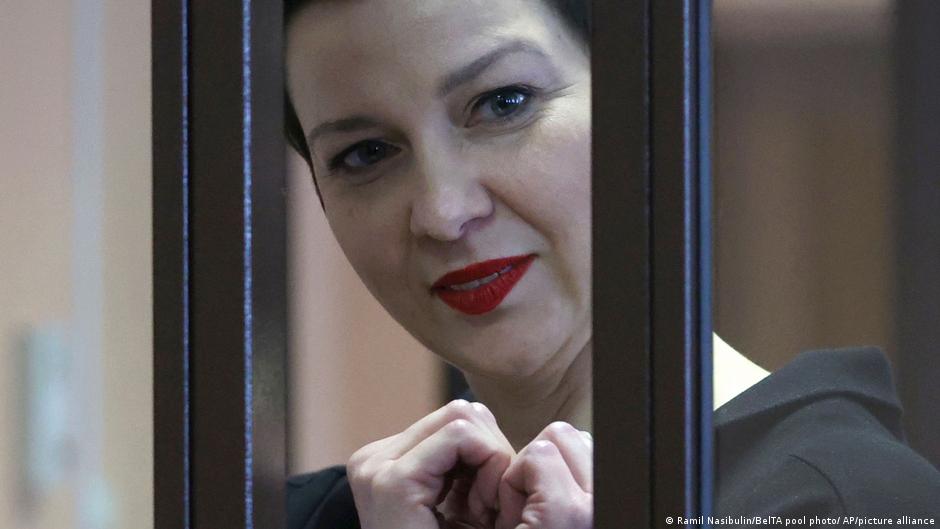 Білоруських опозиціонерів Марію Колесникову і Максима Знака засудили до 11 та 10 років тюрми