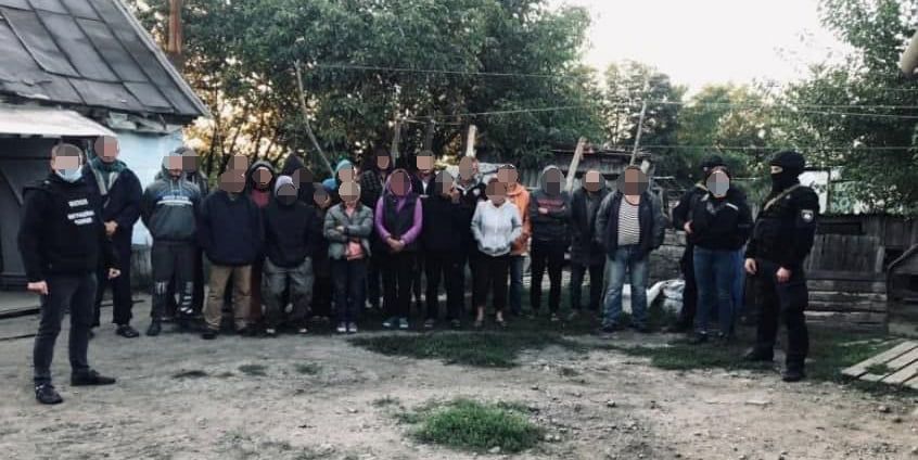 На Дніпропетровщині силовики визволили із рабства десятки людей