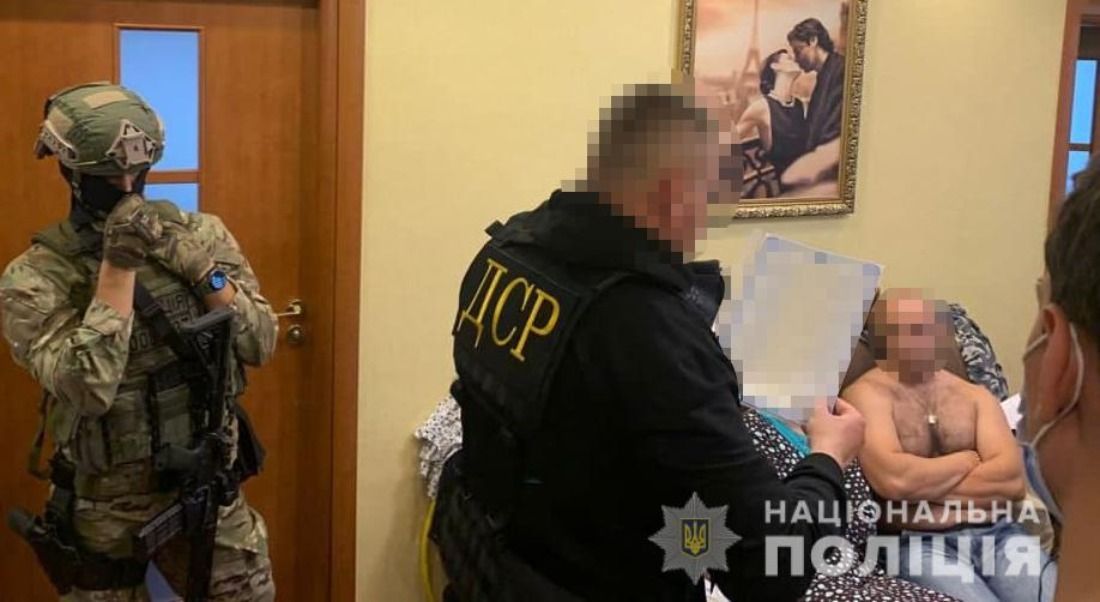 На Тернопільщині поліцейські викрили групу осіб на вимаганні майже 7 мільйонів гривень у біткоїнах