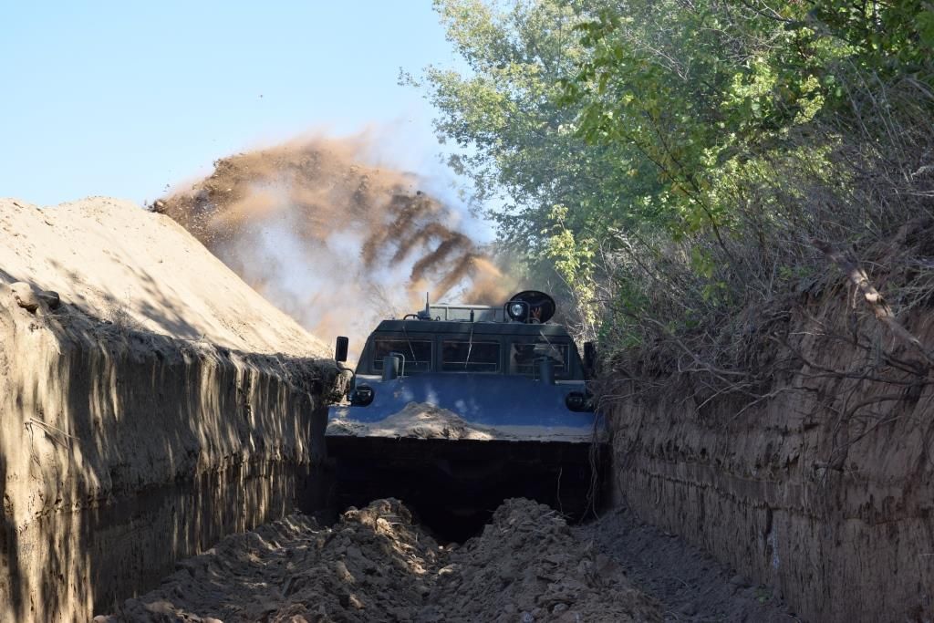 Україна жваво облаштовує кордонну смугу з РФ на Сумщині (фото)