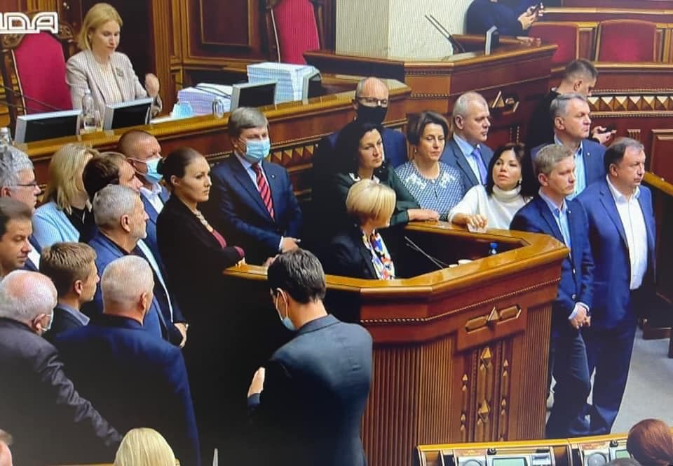 Закон про олігархів ухвалено Радою
