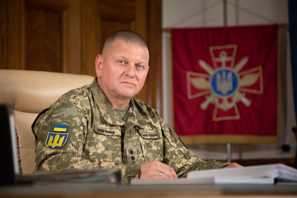 Росія лишила численні армійські батальйони біля кордонів України - Залужний