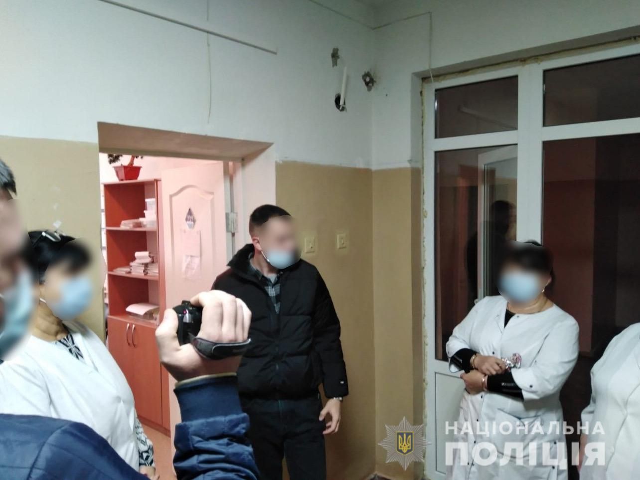 На Черкащині викрили сімейну лікарку: продавала сертифікати вакцинації за 5 тисяч грн