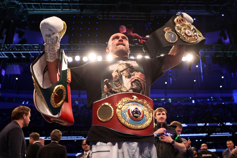 Абсолютний тріумф: Олександр Усик став чемпіоном світу серед «супертяжів»