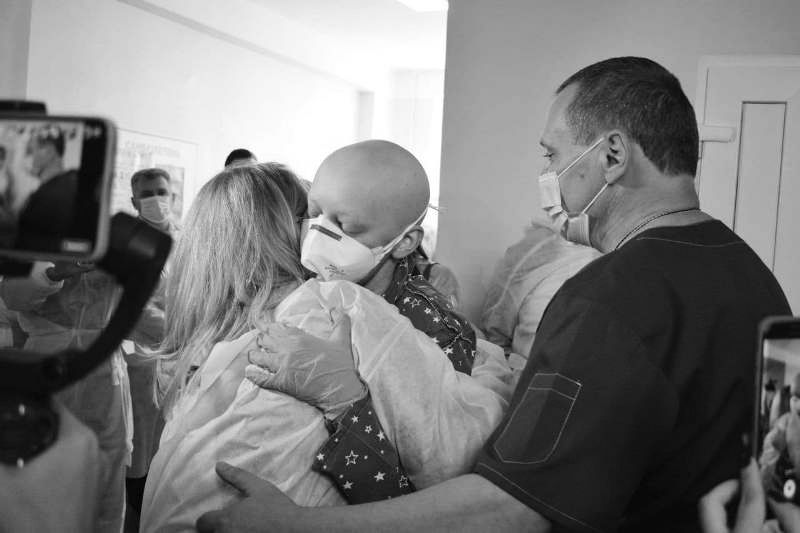Вперше у Черкасах: чому пересадка кісткового мозку 18-річній Еліні — шанс для багатьох хворих