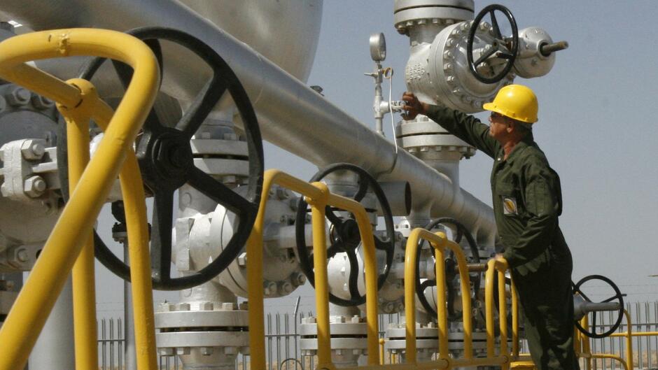 Цінові каруселі хитнулися у зворотний бік: світ знову чекає на нафту по 100 доларів за барель