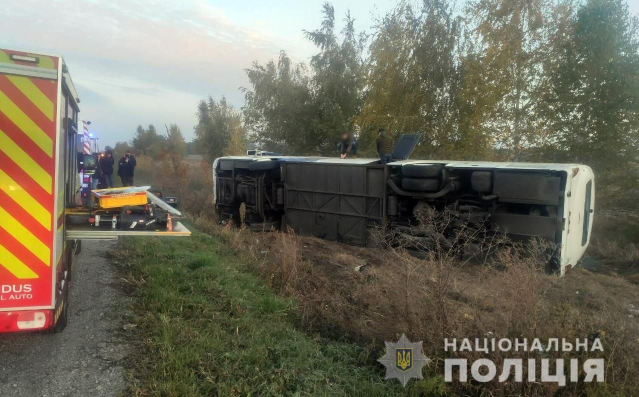 На Полтавщині у серйозне ДТП потрапив автобус із пасажирами