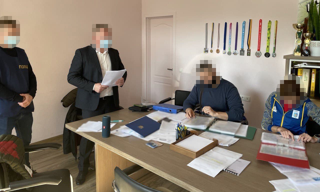 У департаменті КМДА прокуратура проводить обшуки із одночасним врученням підозр