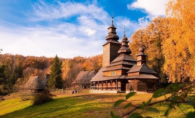 Покрий хату теплом, а господаря добром: традиції і прикмети Покрови