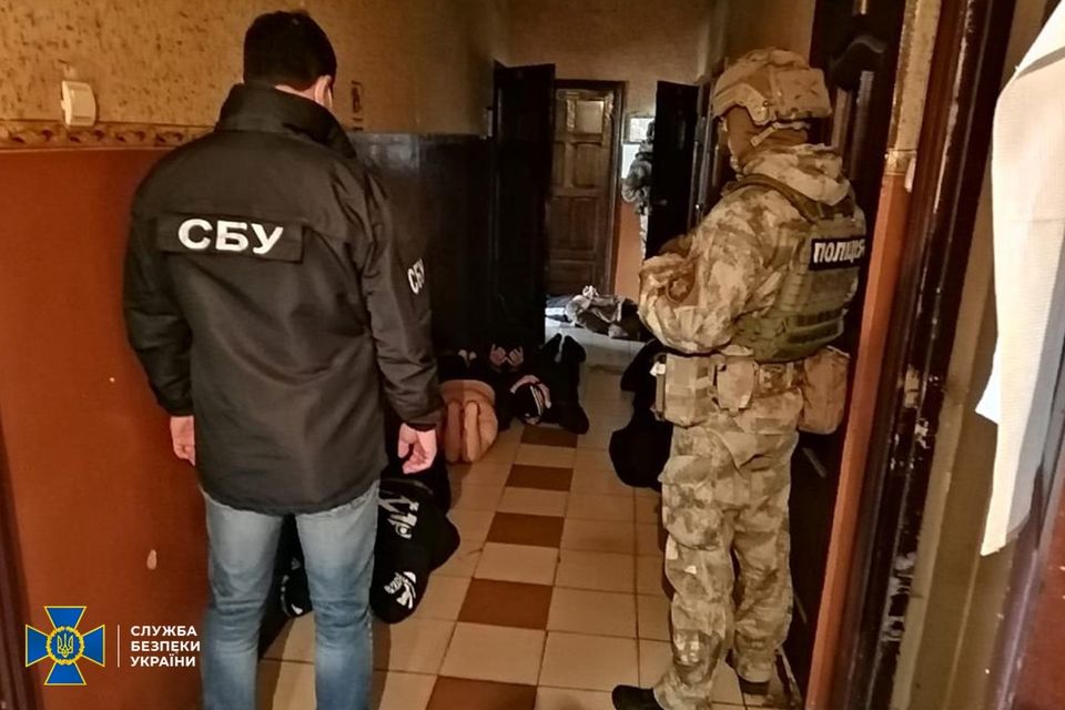 СБУ взяла банду керовану з-за кордону «злодіями в законі», фото