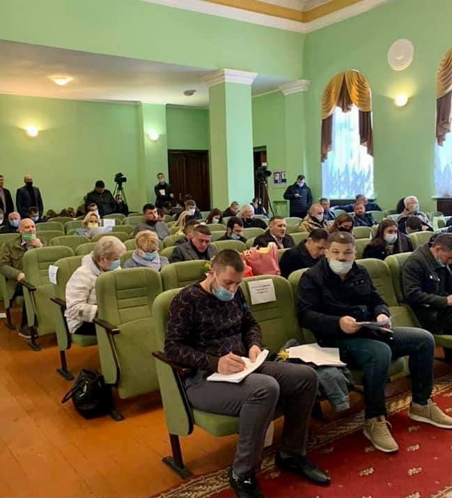 Депутати Бучанської райради під час скандального голосування щодо меж селища Коцюбинського.