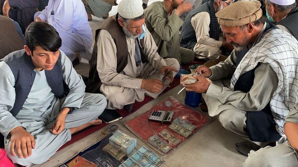 В Афганістані «Талібан» заборонив валюту