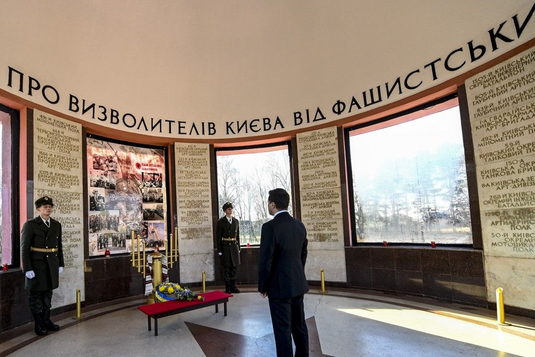 Звільнення Києва: Зеленський вшанував пам'ять полеглих воїнів, фото