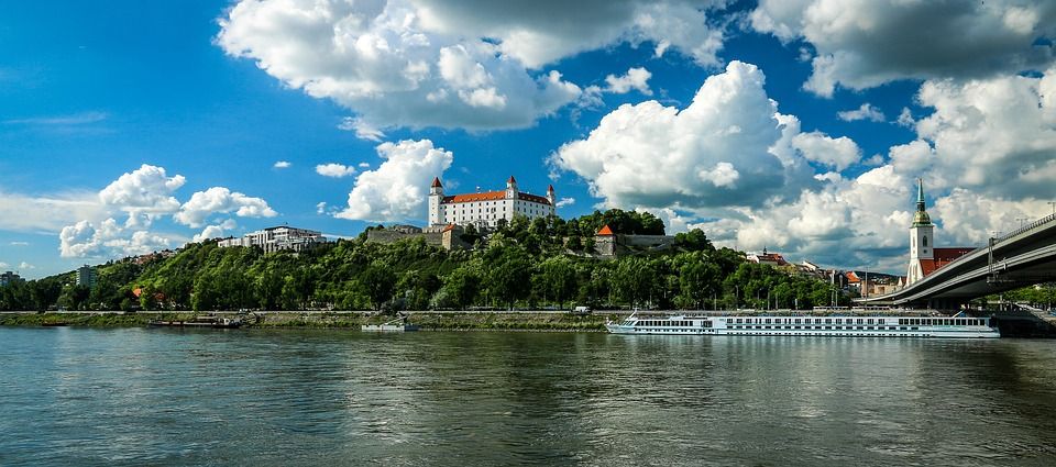 Словаччина лишається відкритою для вакцинованих українців