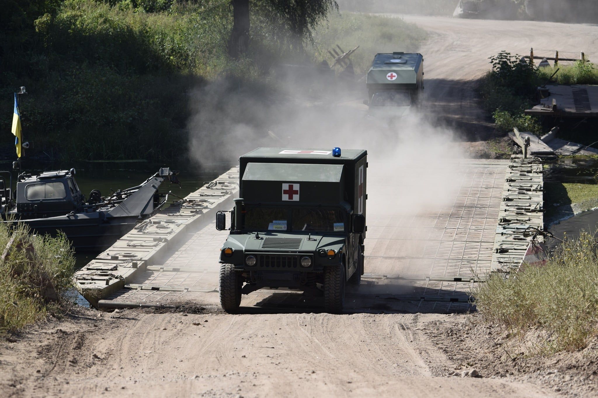 Під Невельським гатили з мінометів: поранено водія-санітара