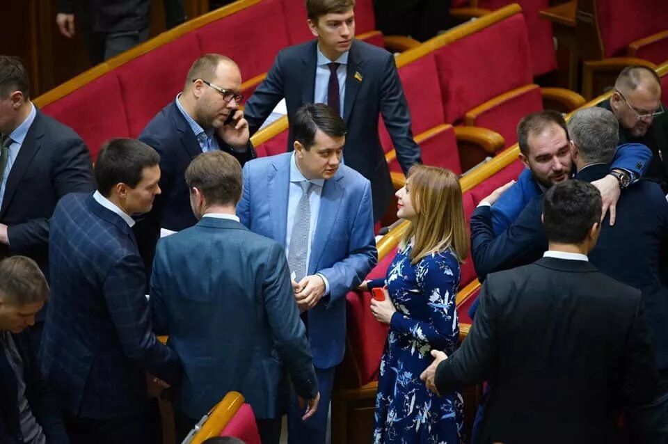 Замах на «турборежим»: чим загрожує «cлугам» «Розумна політика» Разумкова