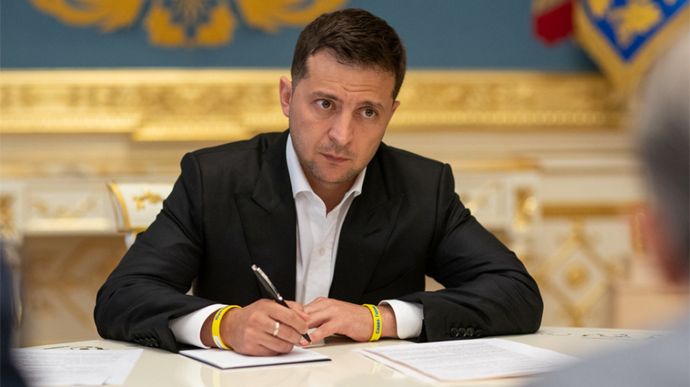 Зеленський увів у дію санкції РНБО проти майже тридцяти росіян і українців
