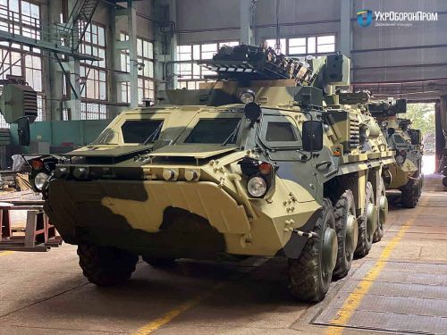 Можуть і у вогонь, і у воду: Харківський бронетанковий завод налагоджує ремонт БТР-4Е