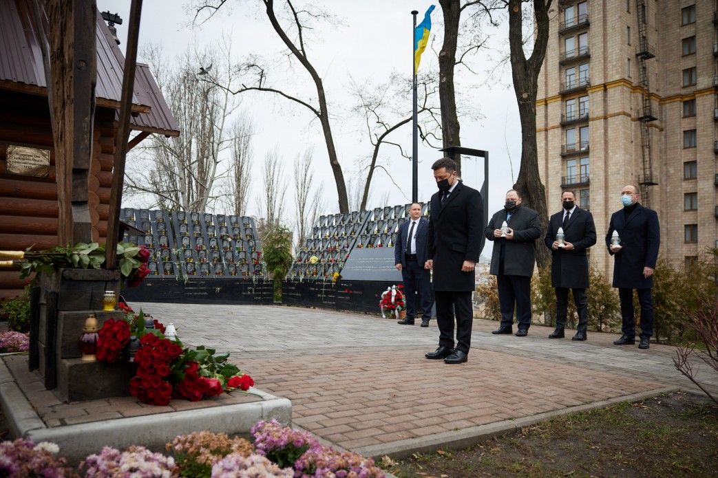 Зеленський ушанував пам’ять Героїв Небесної Сотні