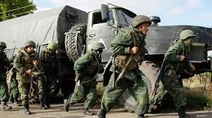 РФ знову закинула в ОРДЛО кадрових військових – ГУР