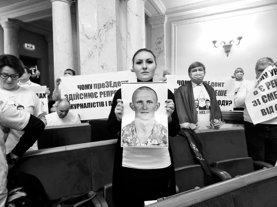 Переворот! Який переворот? Анонсований Зеленським заколот не відбувся, він відмовчався