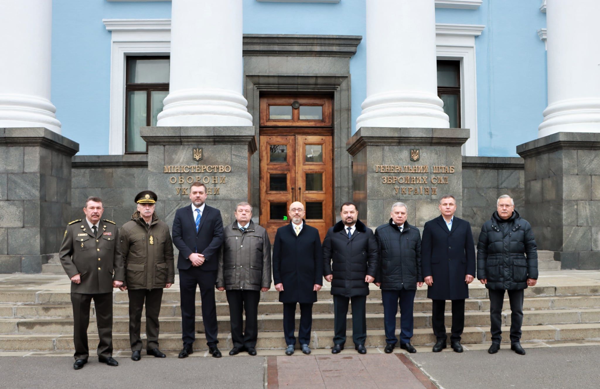 День ЗСУ: Олексій Резніков зустрівся з попередниками на посаді міністра оборони