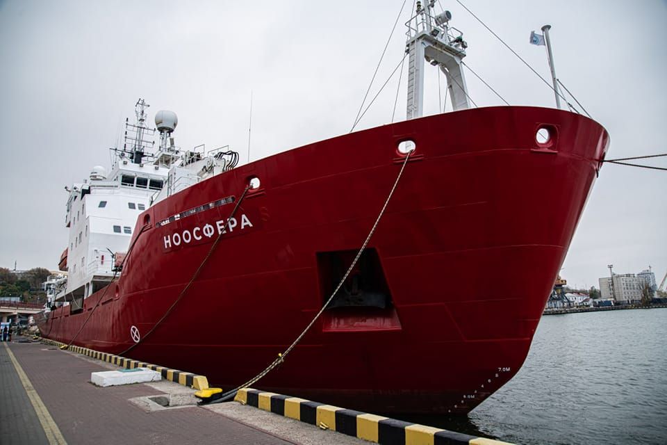 Український криголам «Ноосфера» готується вирушити до Антарктиди