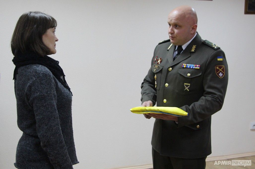 Бригадний генерал Володимир Горбатюк нагородив волонтерів у Рівному