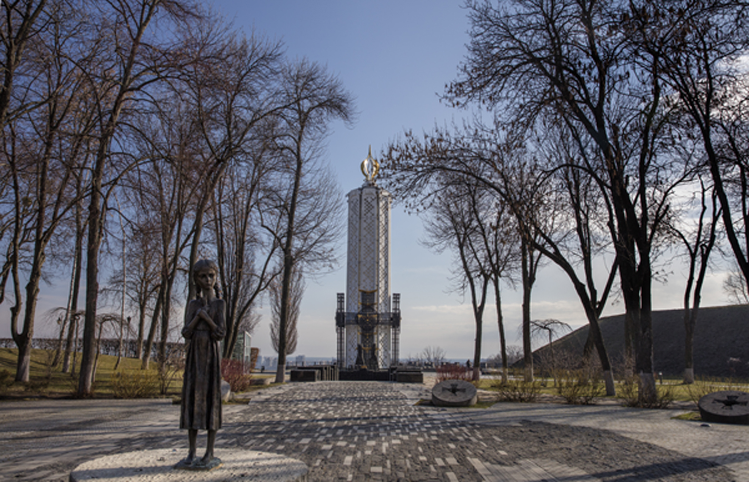 Кремлiвськi тези в українськiй обгортцi: звернення експертів, науковців, дослідників Голодомору-геноциду 1932-1933 років