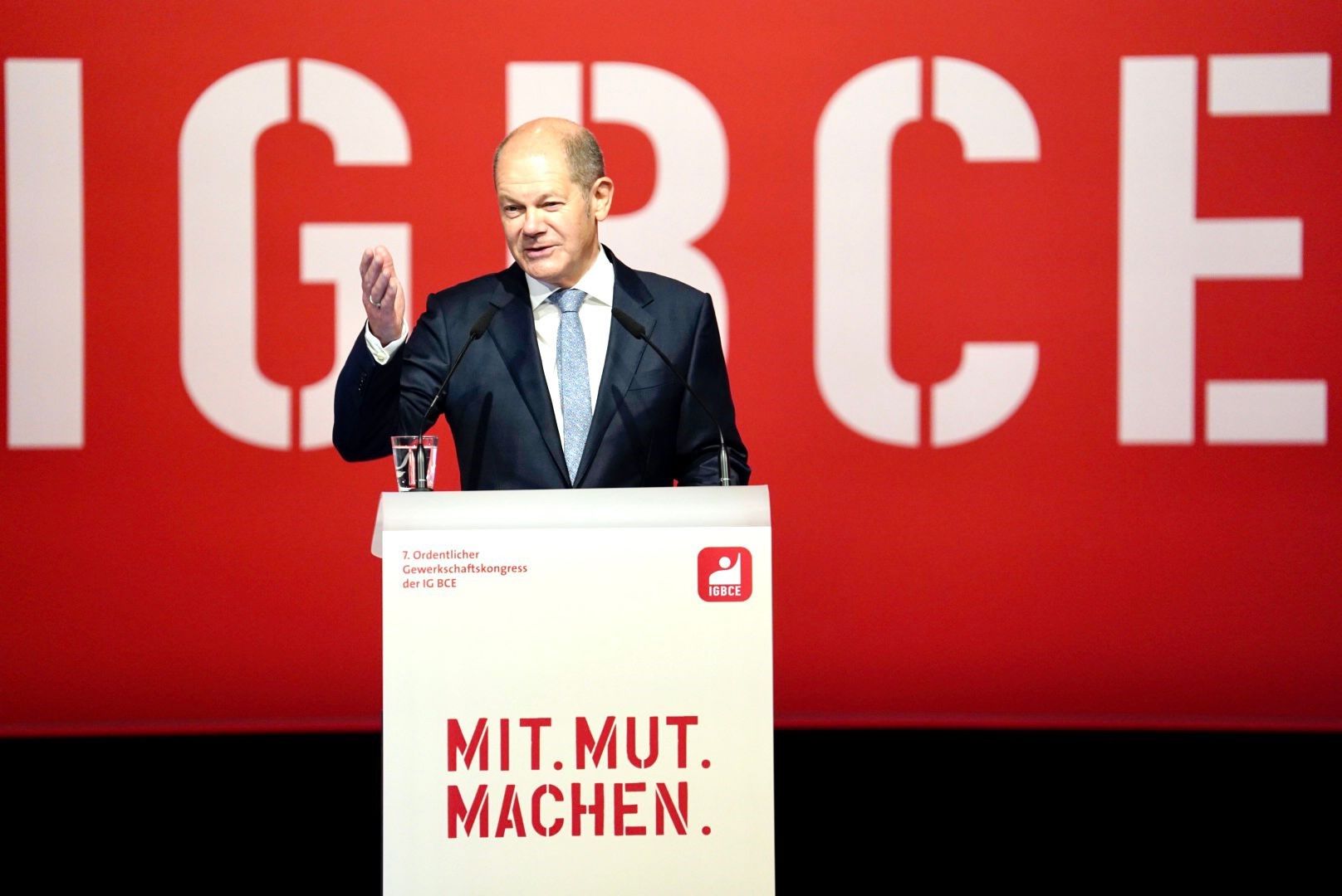 Олаф Шольц обраний новим канцлером Німеччини