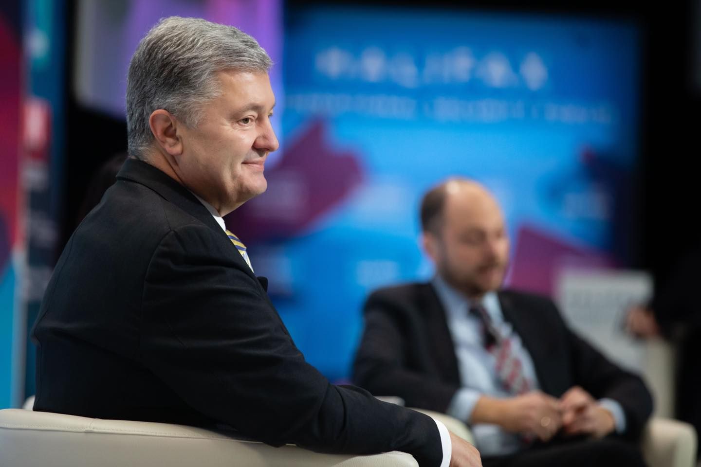 Порошенко критикує Зеленського за ідею референдуму щодо Донбасу