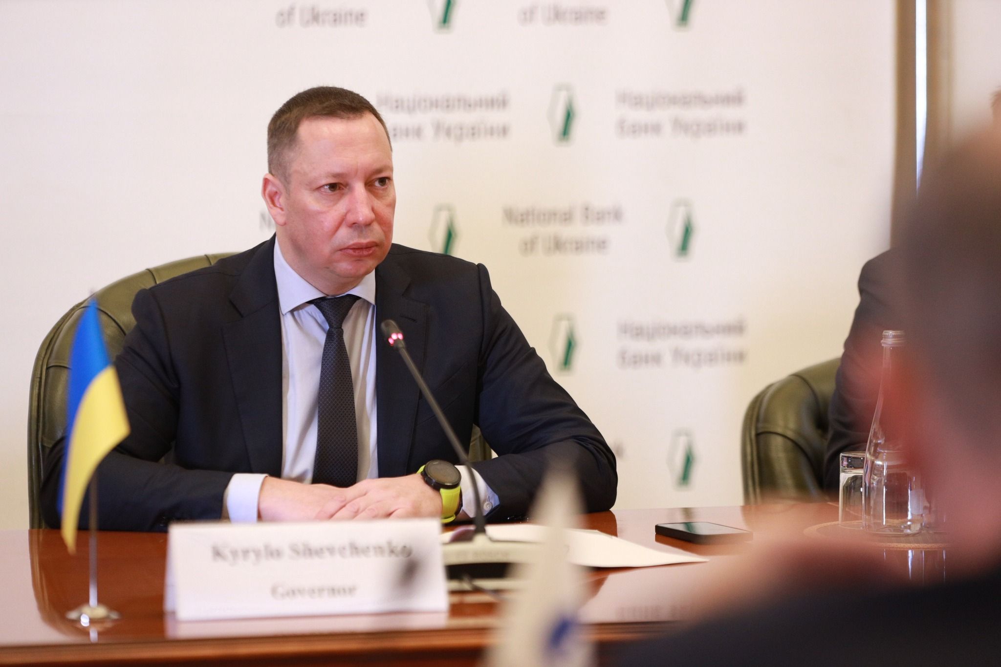 Голова НБУ Кирило Шевченко скаржиться на тиск певних осіб