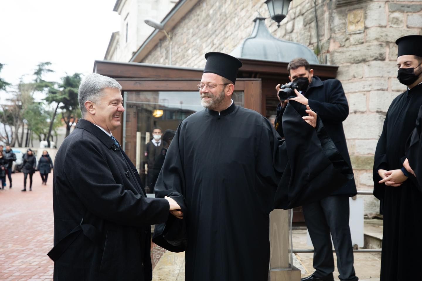 У Порошенка назвали підозру у держзраді «юридичним трешем» і обіцяють повернення лідера «ЄС» з-за кордону